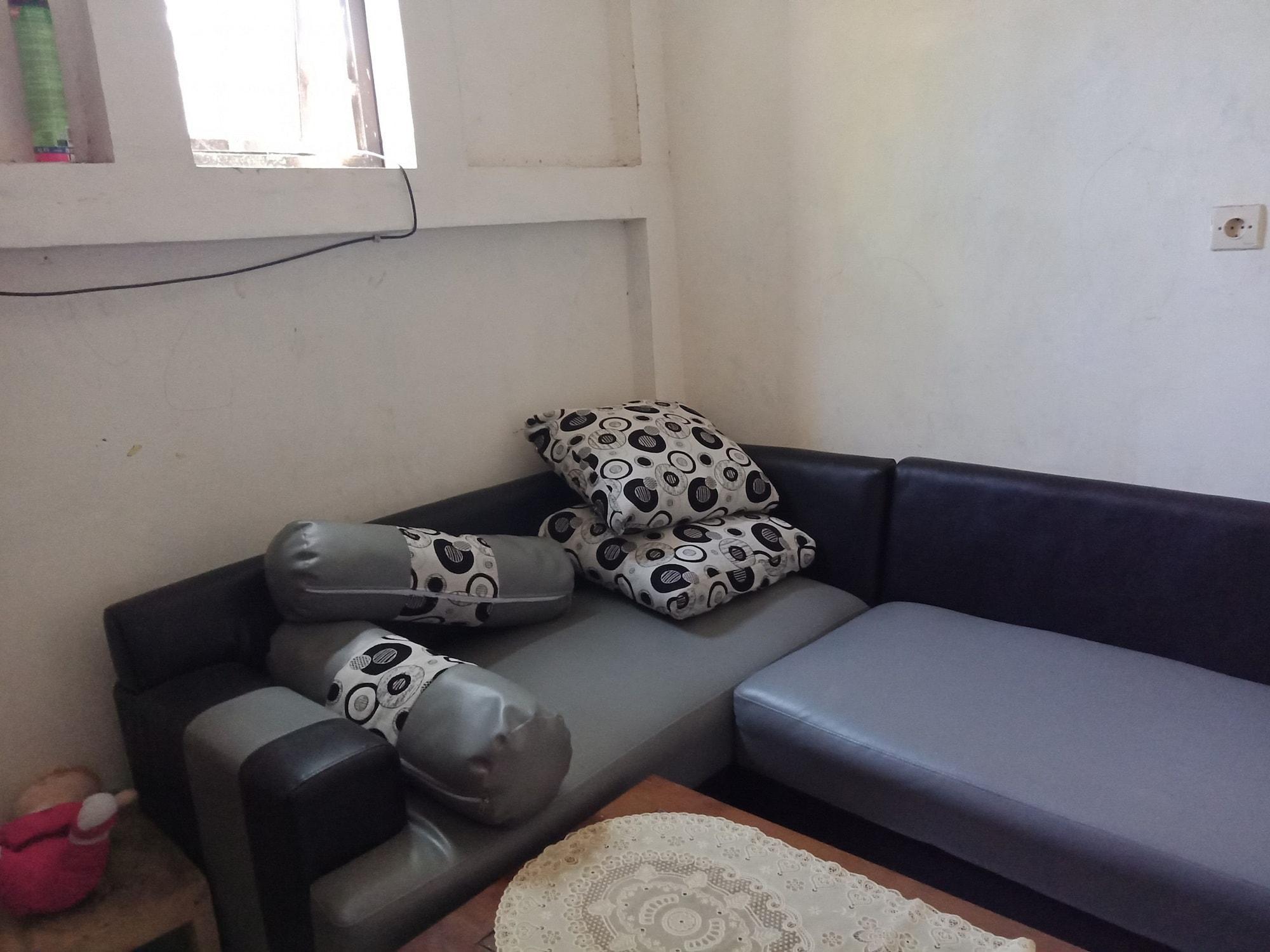 Gandrung City Hostel Баньювангі Екстер'єр фото