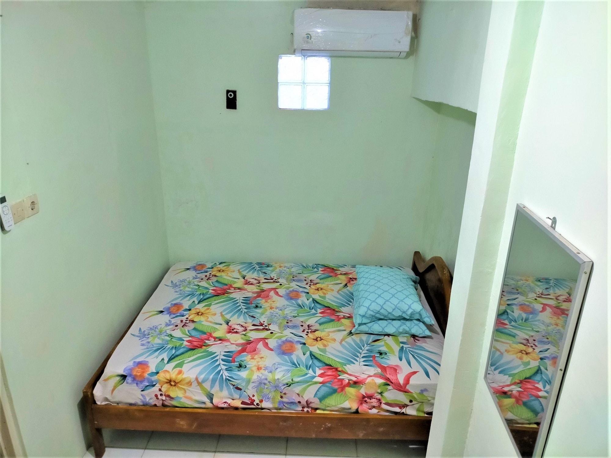 Gandrung City Hostel Баньювангі Екстер'єр фото