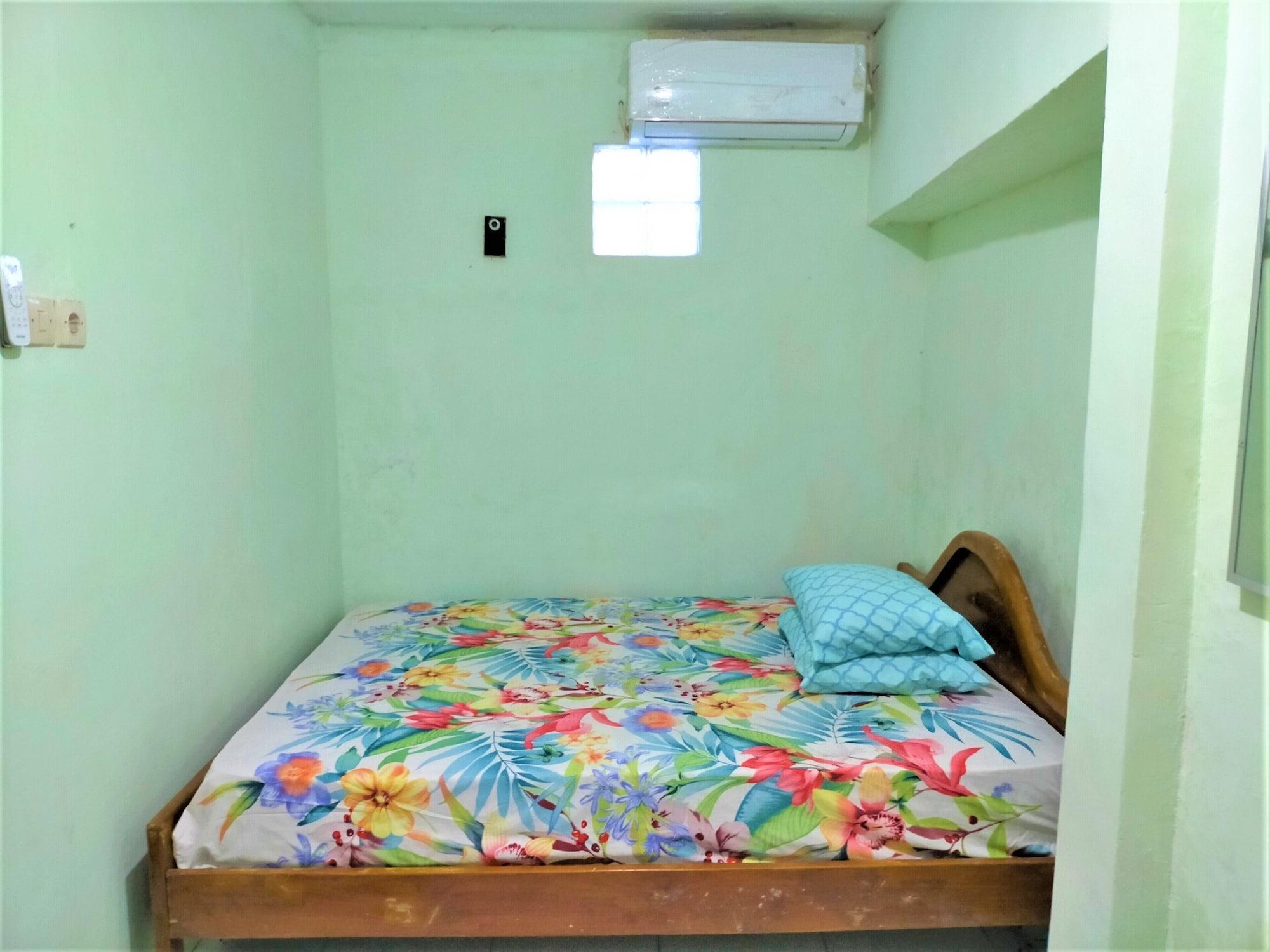 Gandrung City Hostel Баньювангі Екстер'єр фото