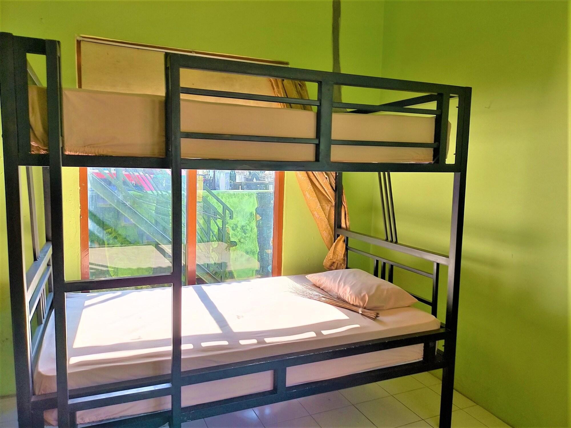 Gandrung City Hostel Баньювангі Екстер'єр фото