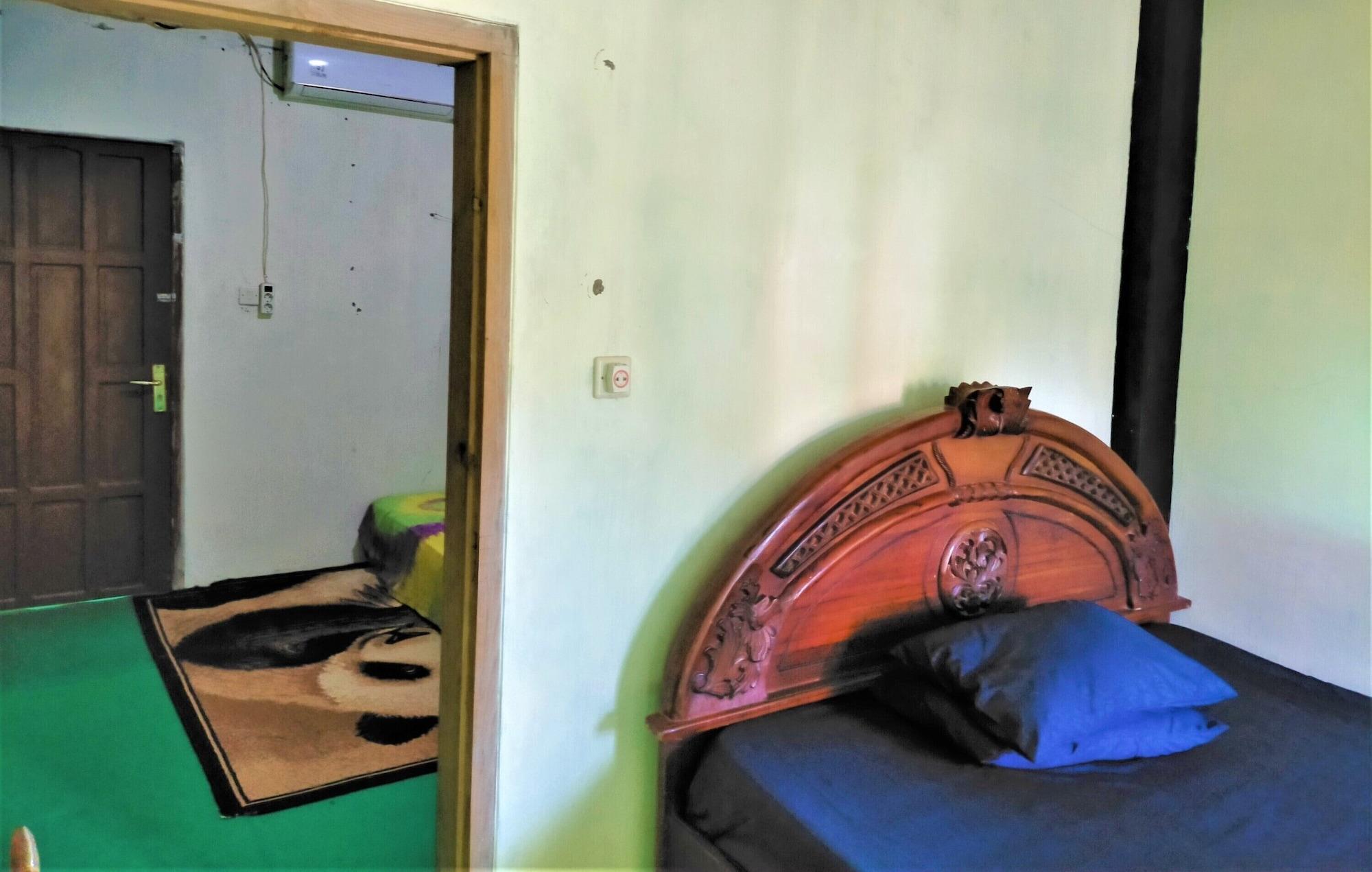 Gandrung City Hostel Баньювангі Екстер'єр фото
