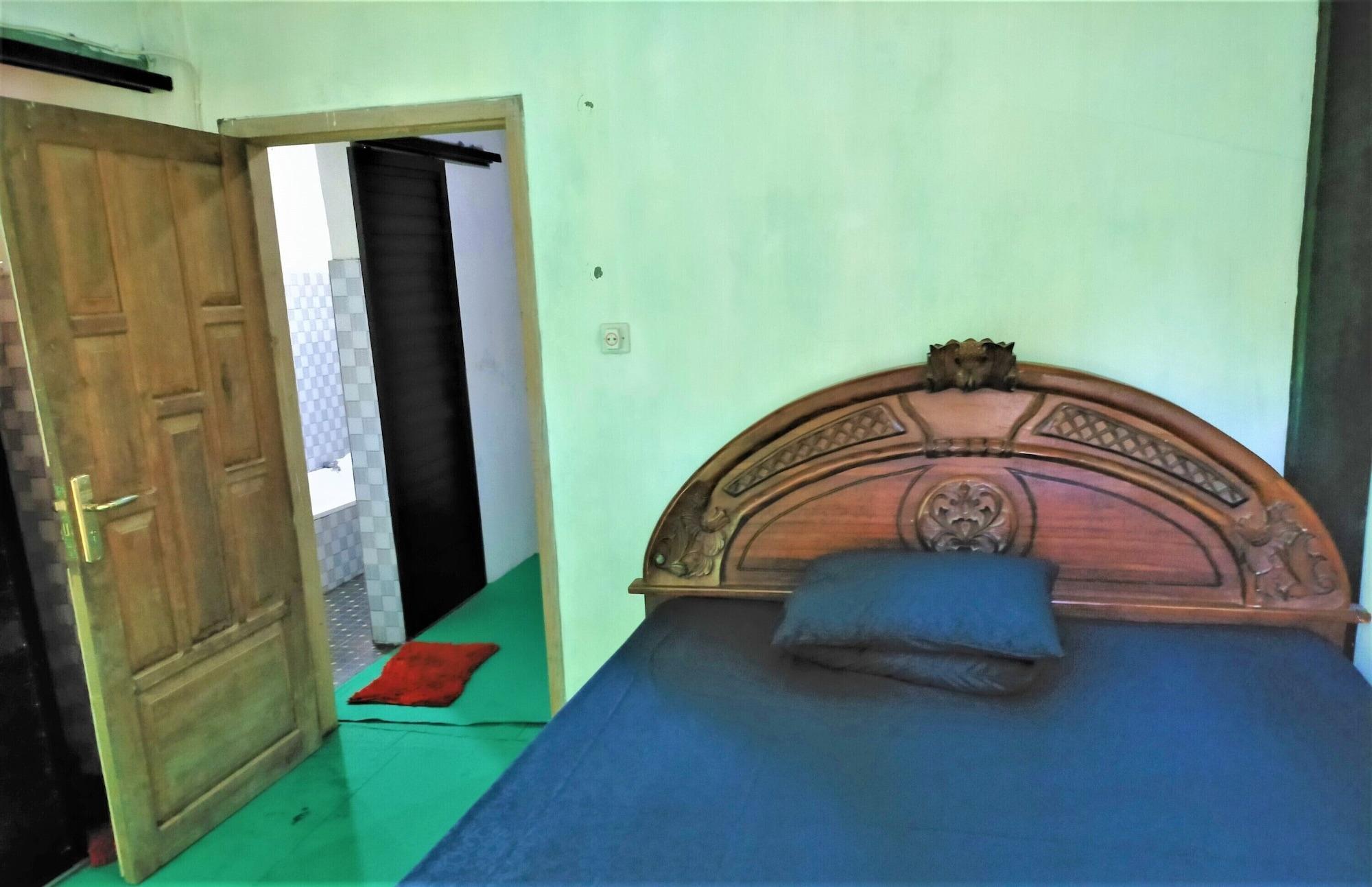 Gandrung City Hostel Баньювангі Екстер'єр фото