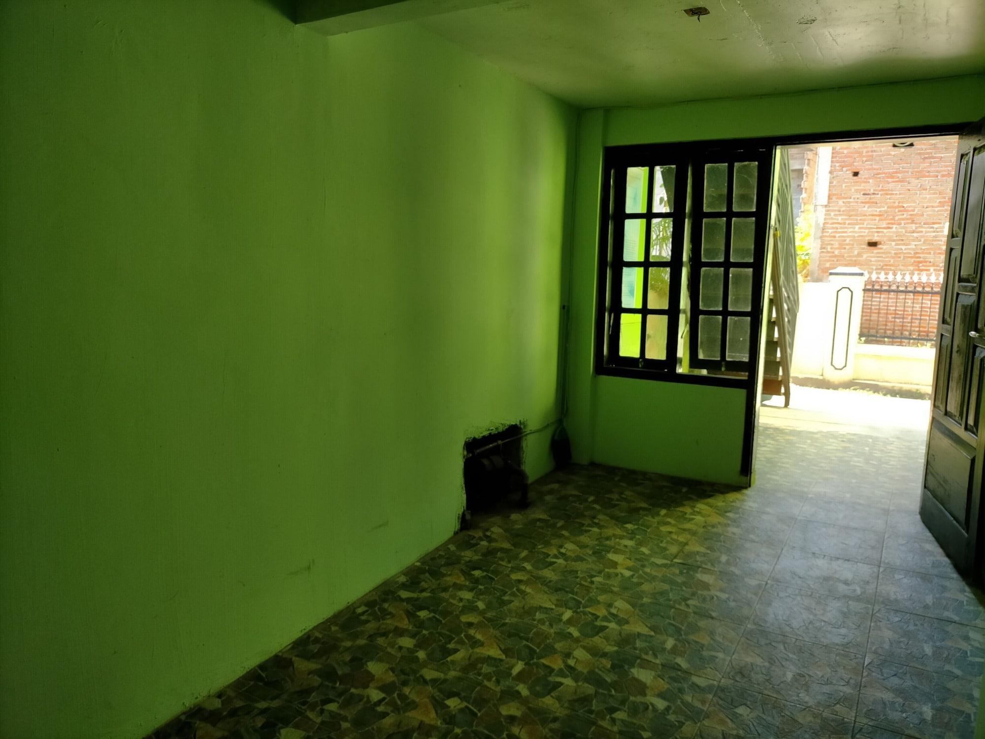 Gandrung City Hostel Баньювангі Екстер'єр фото