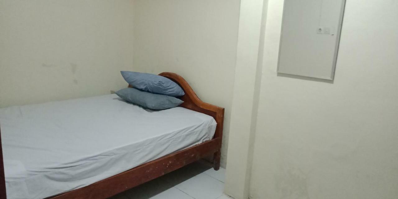 Gandrung City Hostel Баньювангі Екстер'єр фото